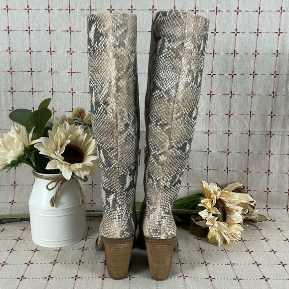 🌵HP🌵 Vince Camuto Gravana Snakeskin Leather Boots Western Style Knee High Sz 5 - Picture 4 of 8